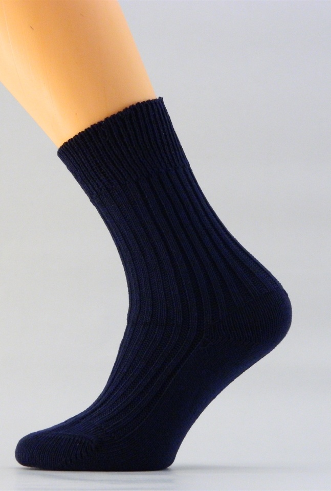 Klasické silné ponožky Benet P029, Klasické silné ponožky s nesvíravým lemem.